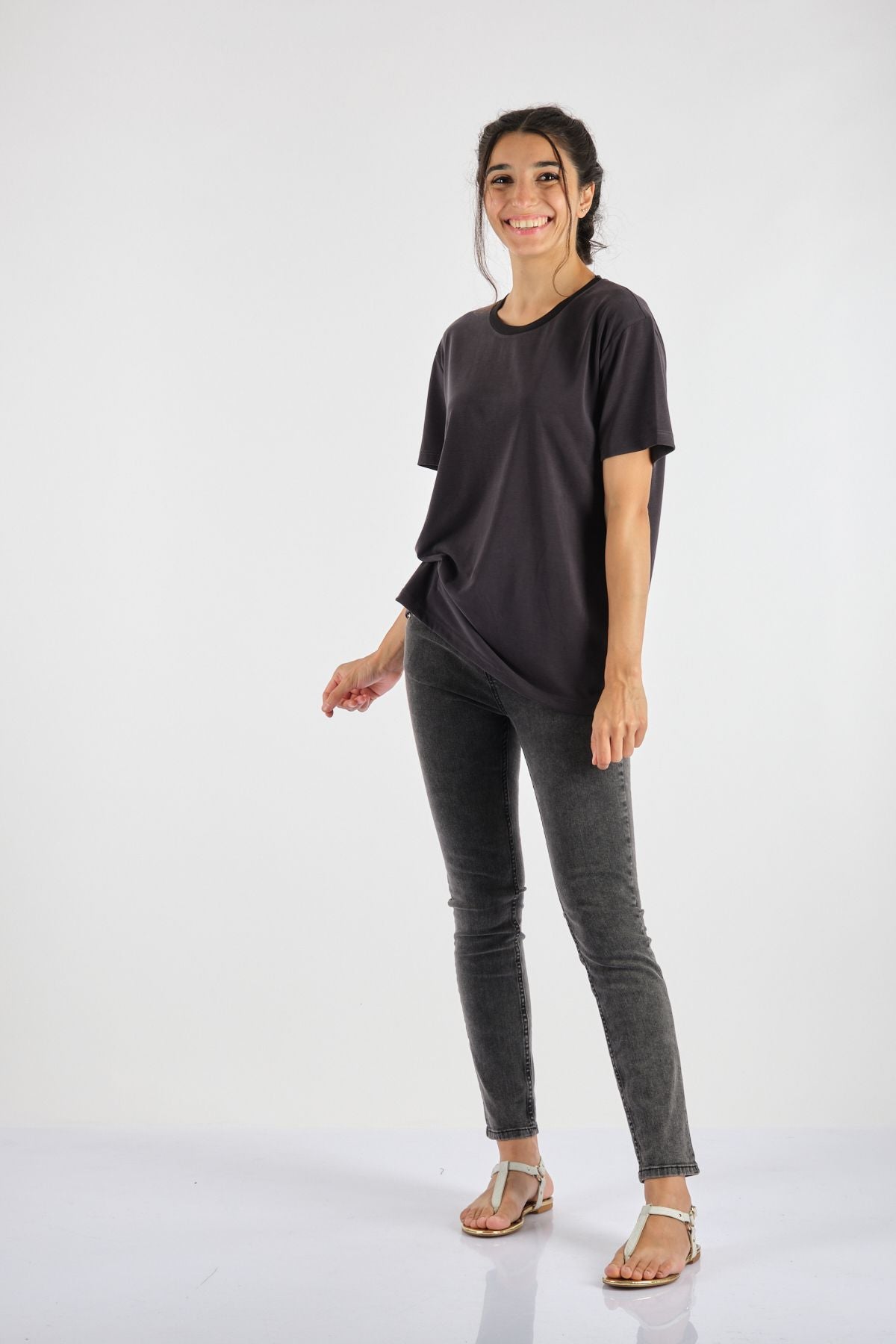 Garmenty Oversize Yuvarlak Yaka Kısa Kol Minimalist Kadın T-Shirt - Günlük Stil Translation missing: tr.content.product_image_secondary