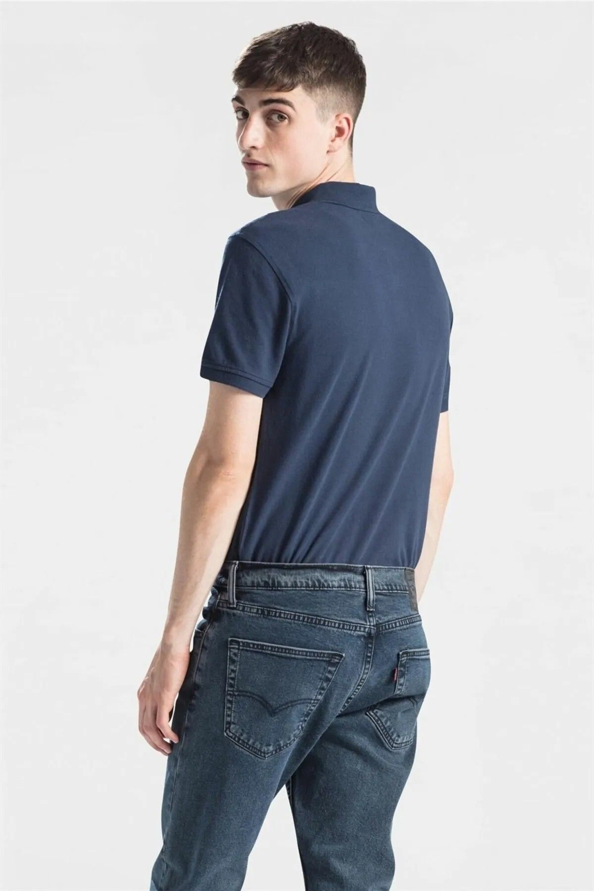 Levi's Erkek Polo Yaka Kısa Kol Tişört - Regular Fit - Günlük Stil Translation missing: ar.content.product_image_secondary