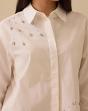 قميص بتفاصيل حجرية غير متماثلة