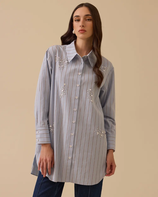 قميص مخطط بتفاصيل من الخرز