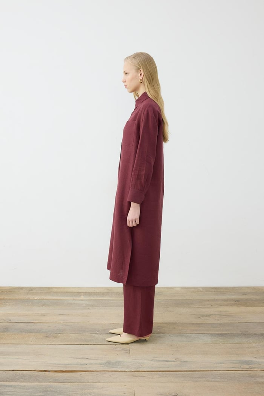 فستان قميص ميدي من الكتان بتصميم بسيط من متجر الخياطة - كاجوال وأنيق