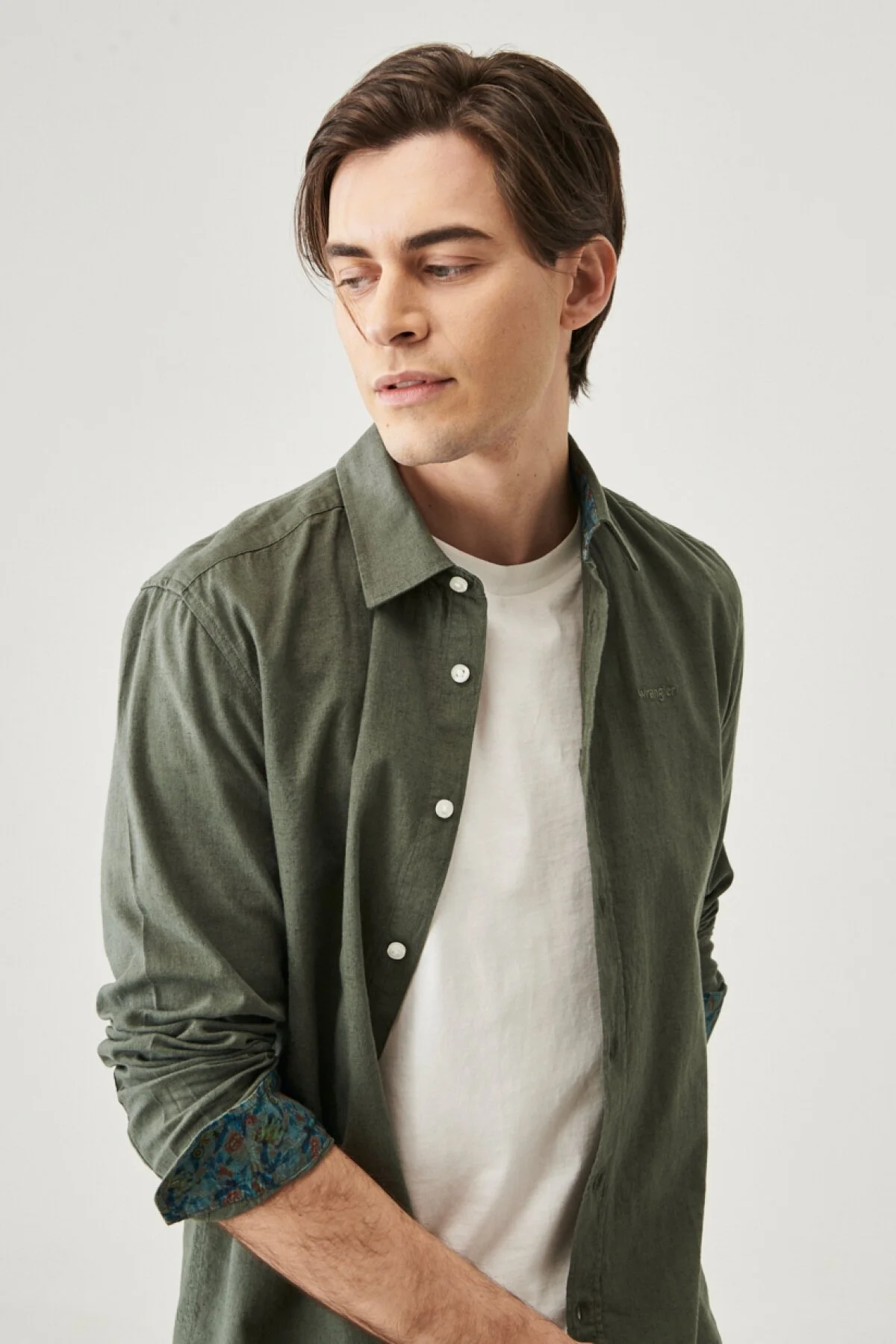 Wrangler Erkek Minimalist Uzun Kol Gömlek - Keten Görünümlü Translation missing: ar.content.product_image_secondary