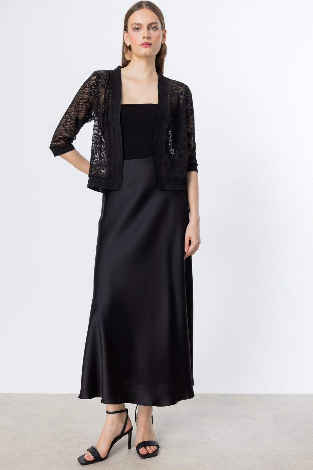 On Kadın 3/4 Kol Dantel Hırka - Minimalist Stil - Günlük & Özel Gün