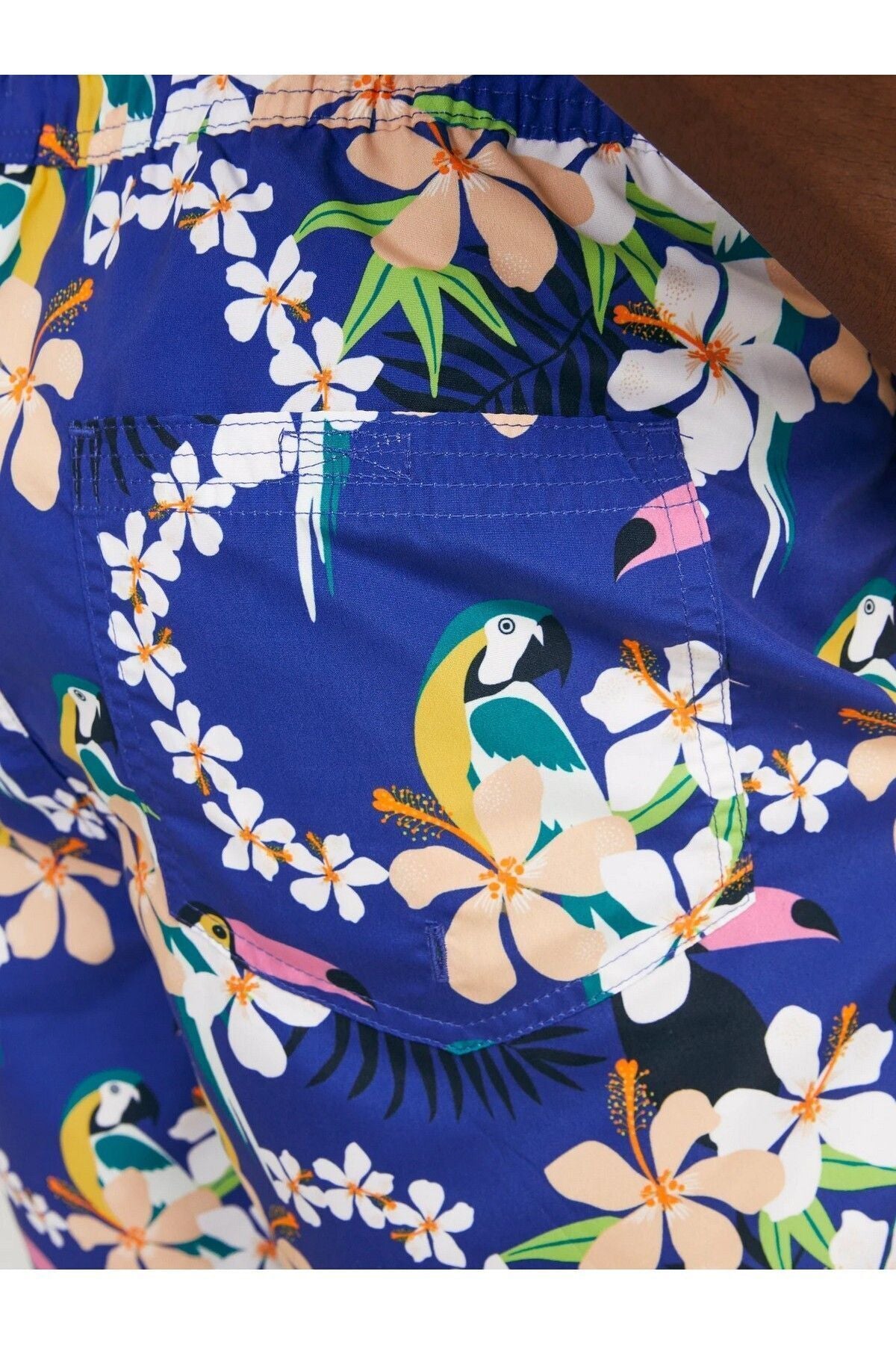 Jack&Jones Flamingo Desenli Erkek Plaj Şortu - Yazın Stilini Yakala!