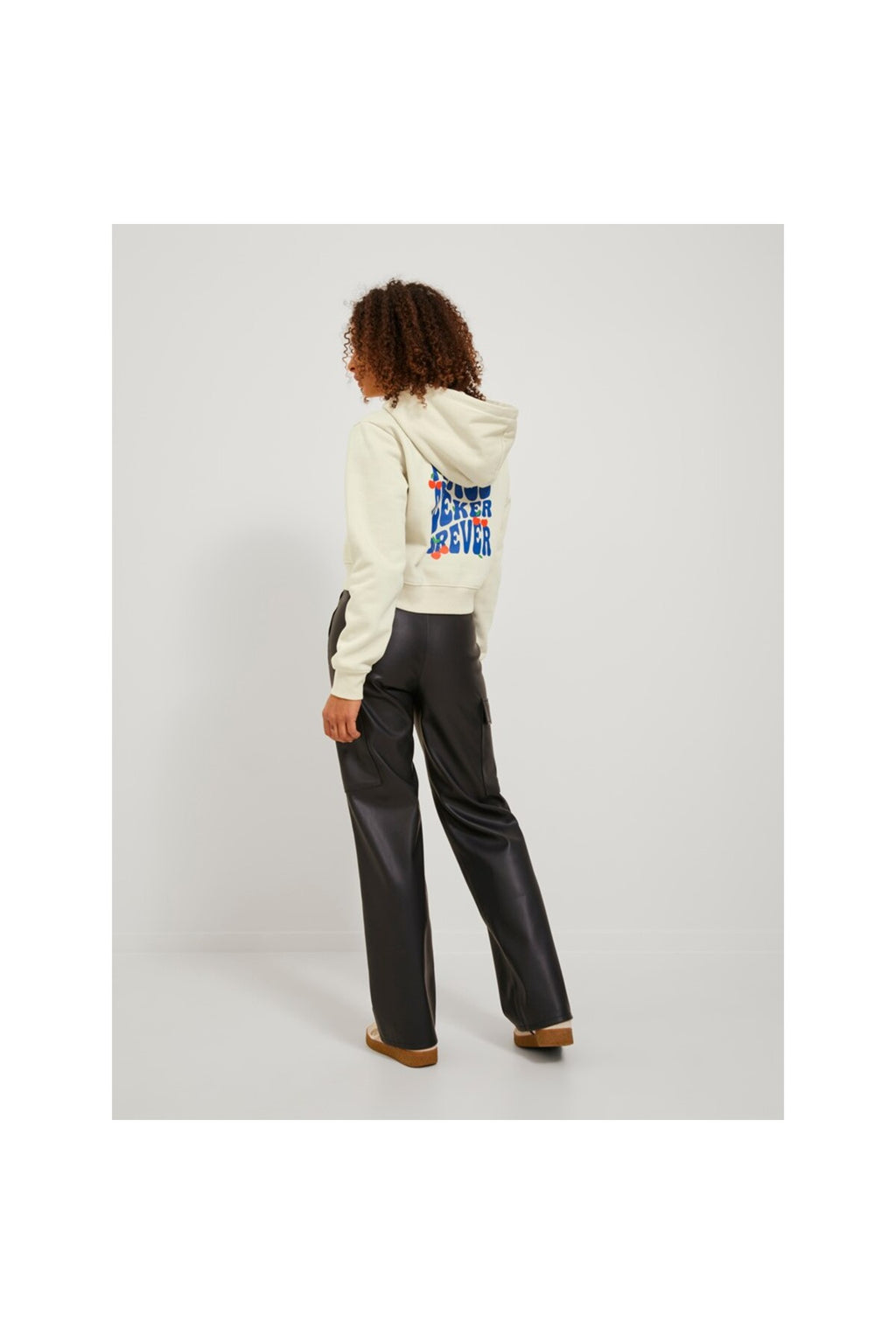 Jack&Jones JJXX Kadın Oversize Crop Kapüşonlu Sweatshirt - Minimalist Stil