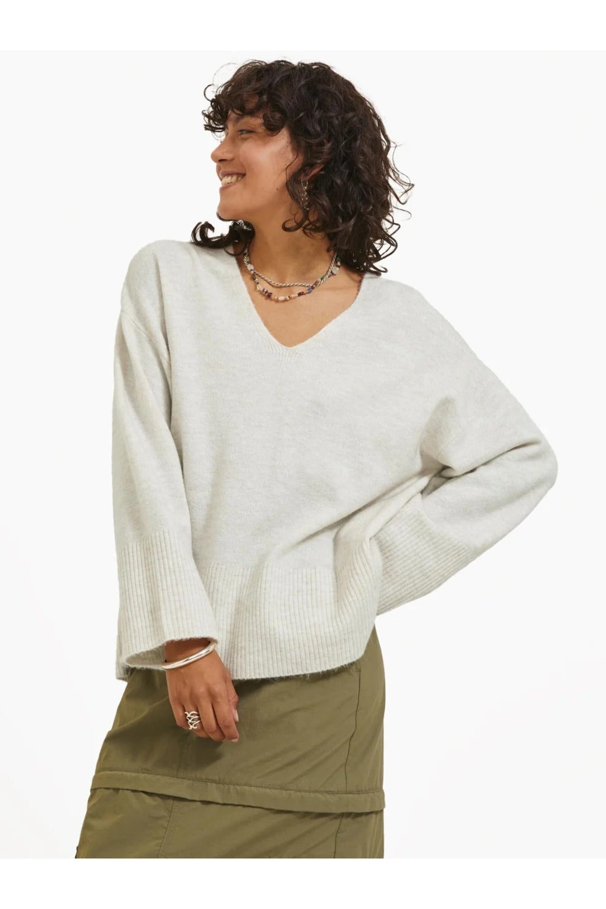 Jack&Jones JJXX Oversize V Yaka Kadın Kazak - Minimalist & Rahat Translation missing: ar.content.product_image_main