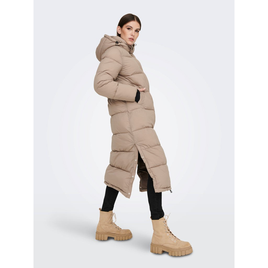 Only Oversize Kapüşonlu Maxi Kadın Kaban - Sıcak ve Şık Kışlık