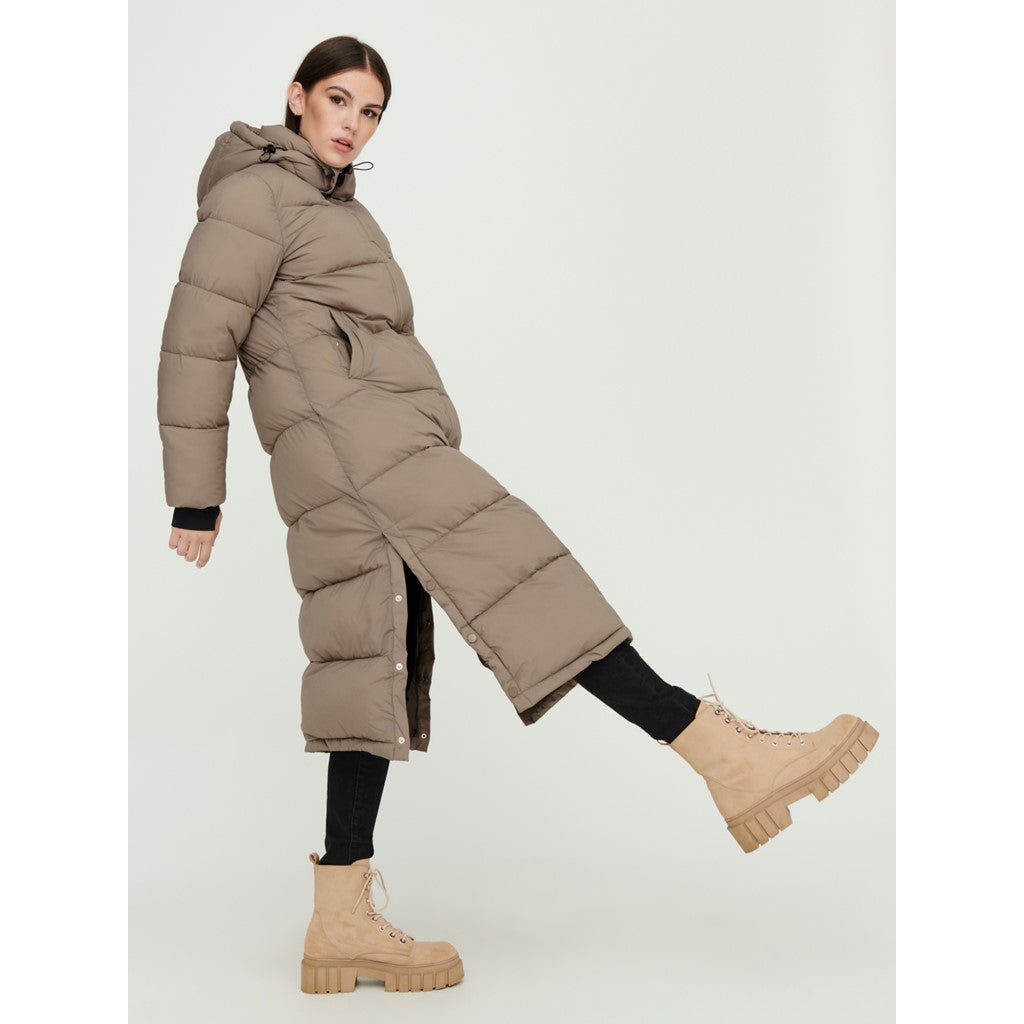 Only Oversize Kapüşonlu Maxi Kadın Kaban - Sıcak ve Şık Kışlık