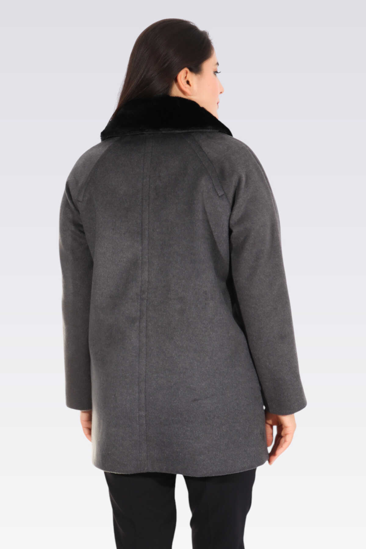 Tolga Saraçoğlu Oversize Midi Kaban - Minimalist Tasarım