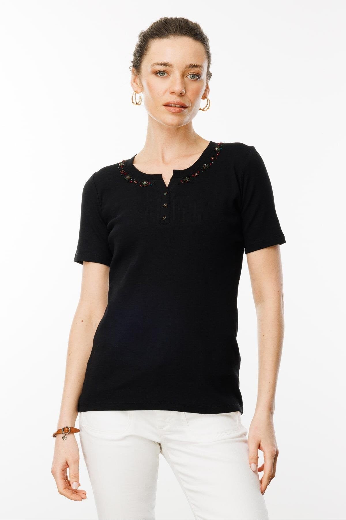 Kadın Açma Yaka Boncuk İşlemeli Pamuklu T-Shirt Lacivert Ana görsel