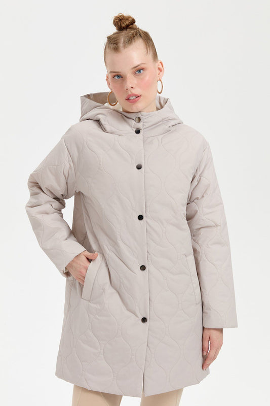 معطف نسائي مبطن بغطاء رأس بنقشة البصل وتصميم متوسط ​​الطول