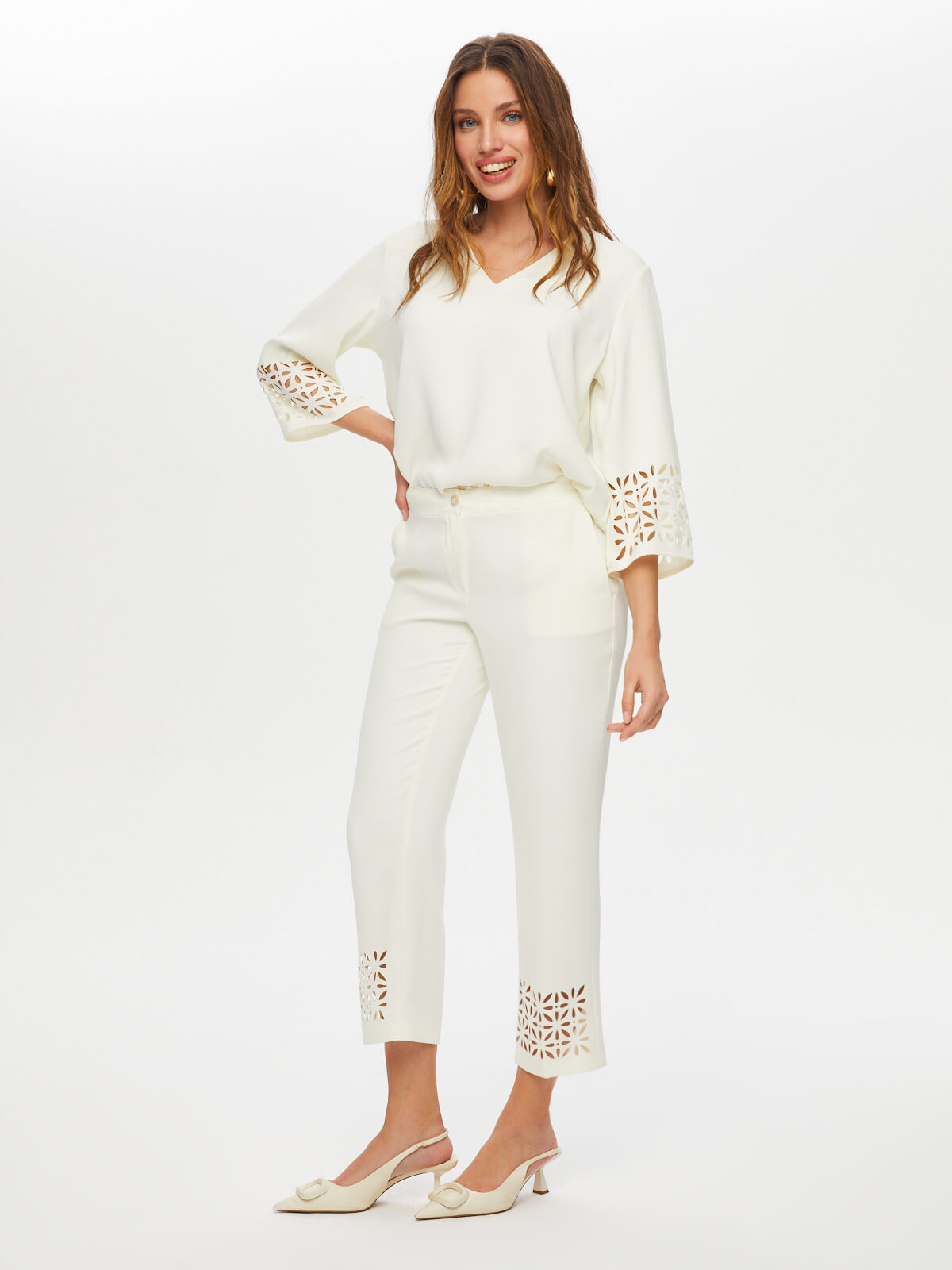 Kadın Paçası Delik İşli Slim Fit Pantolon Faik Sönmez