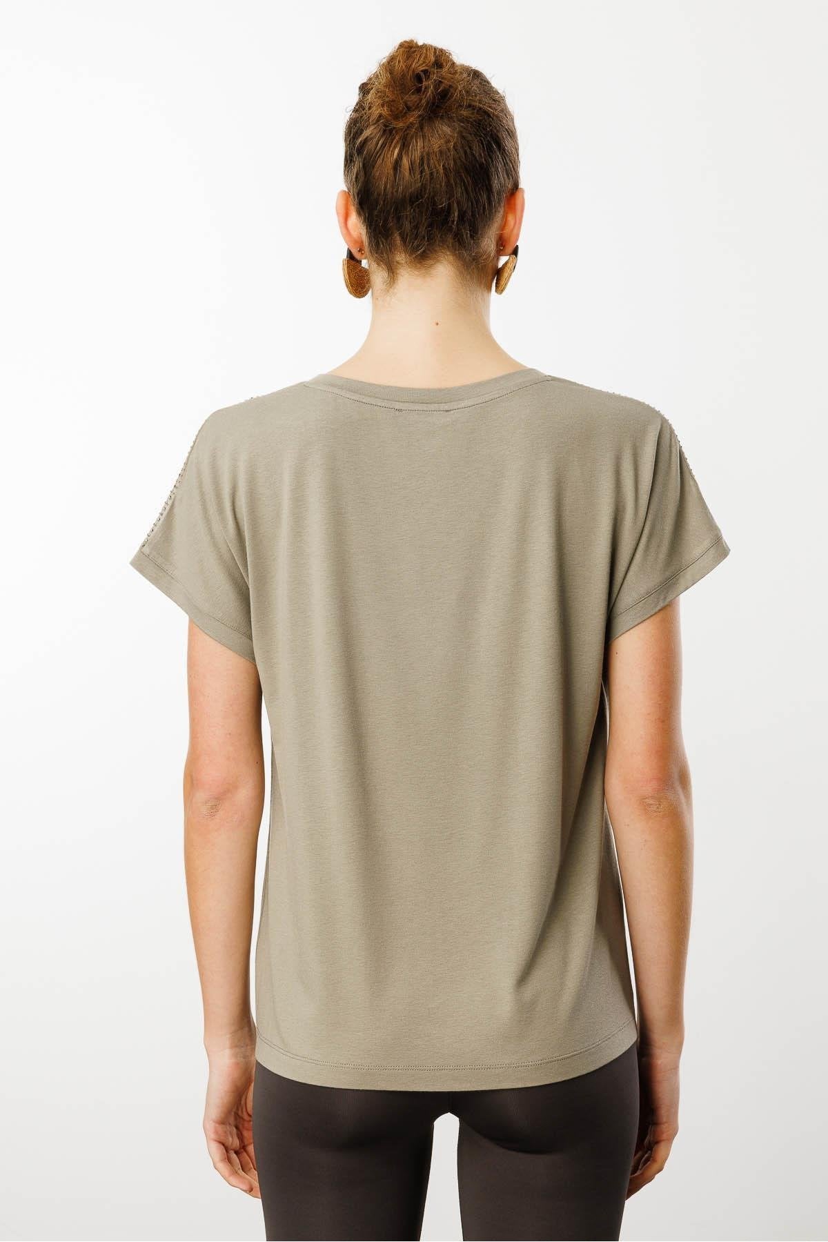 Kadın V Yaka Omuzları Taş Baskılı Penye T-shirt