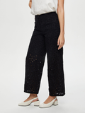 بنطلون نسائي واسع الساقين بتفاصيل مطرزة من تصميم فائق سونميز