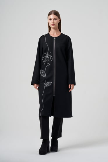 معطف أمين مطرز بمقاسات كبيرة من موسيما