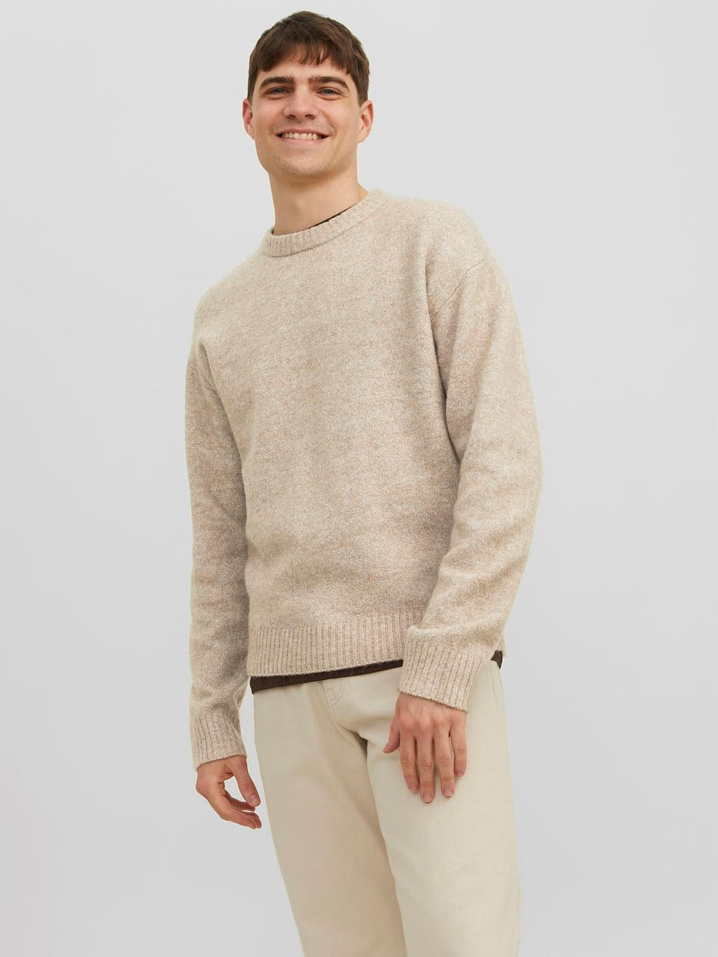 Jack&Jones Oversize Yuvarlak Yaka Erkek Kazak - Minimalist Günlük Stil - Hemen Al!
