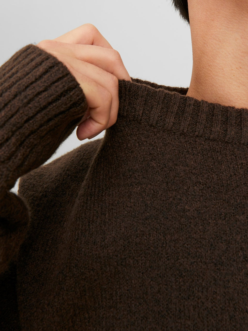 Jack&Jones Oversize Yuvarlak Yaka Erkek Kazak - Minimalist Günlük Stil - Hemen Al!
