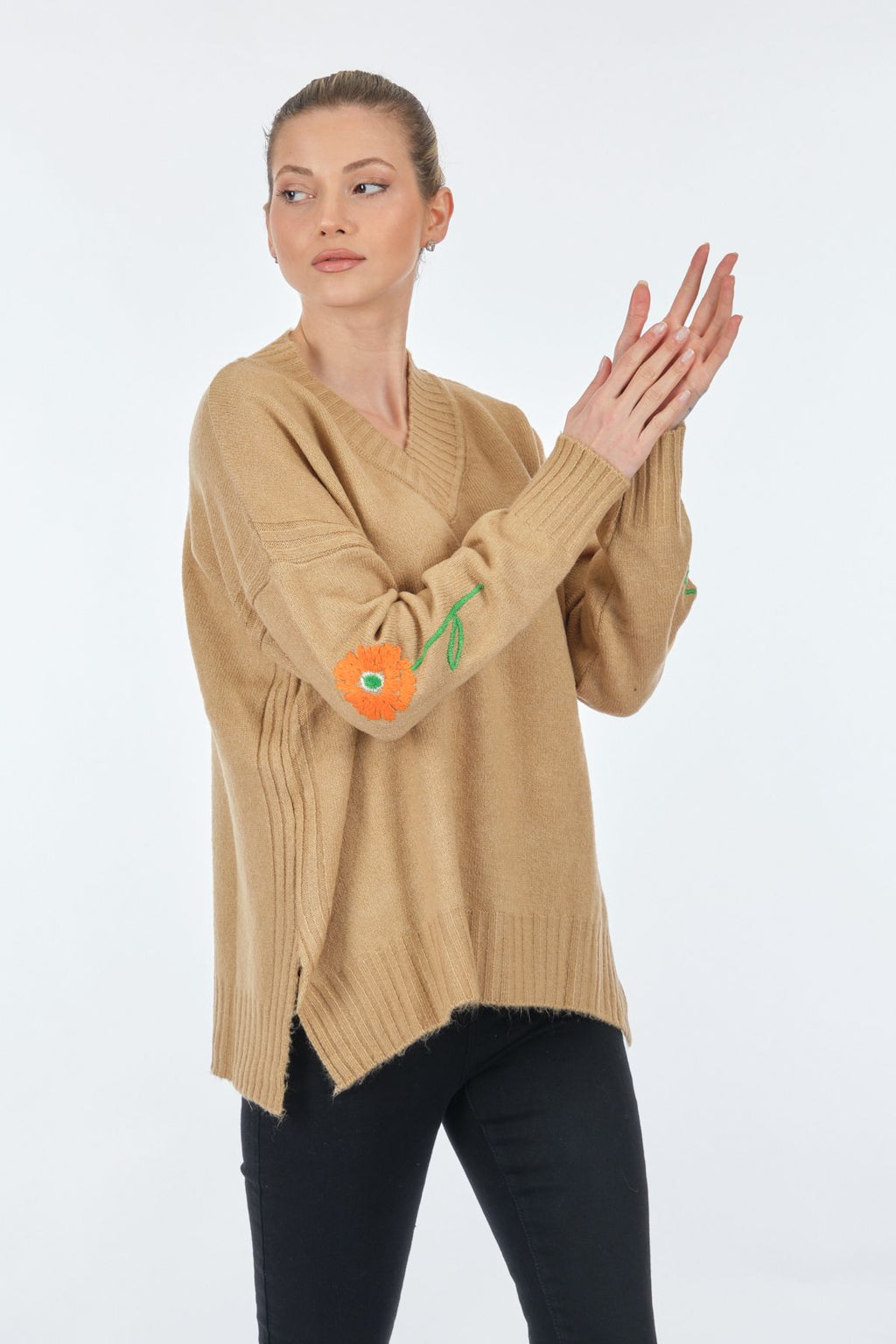 Lal Kadın Oversize V Yaka Midi Triko - Minimalist Stil