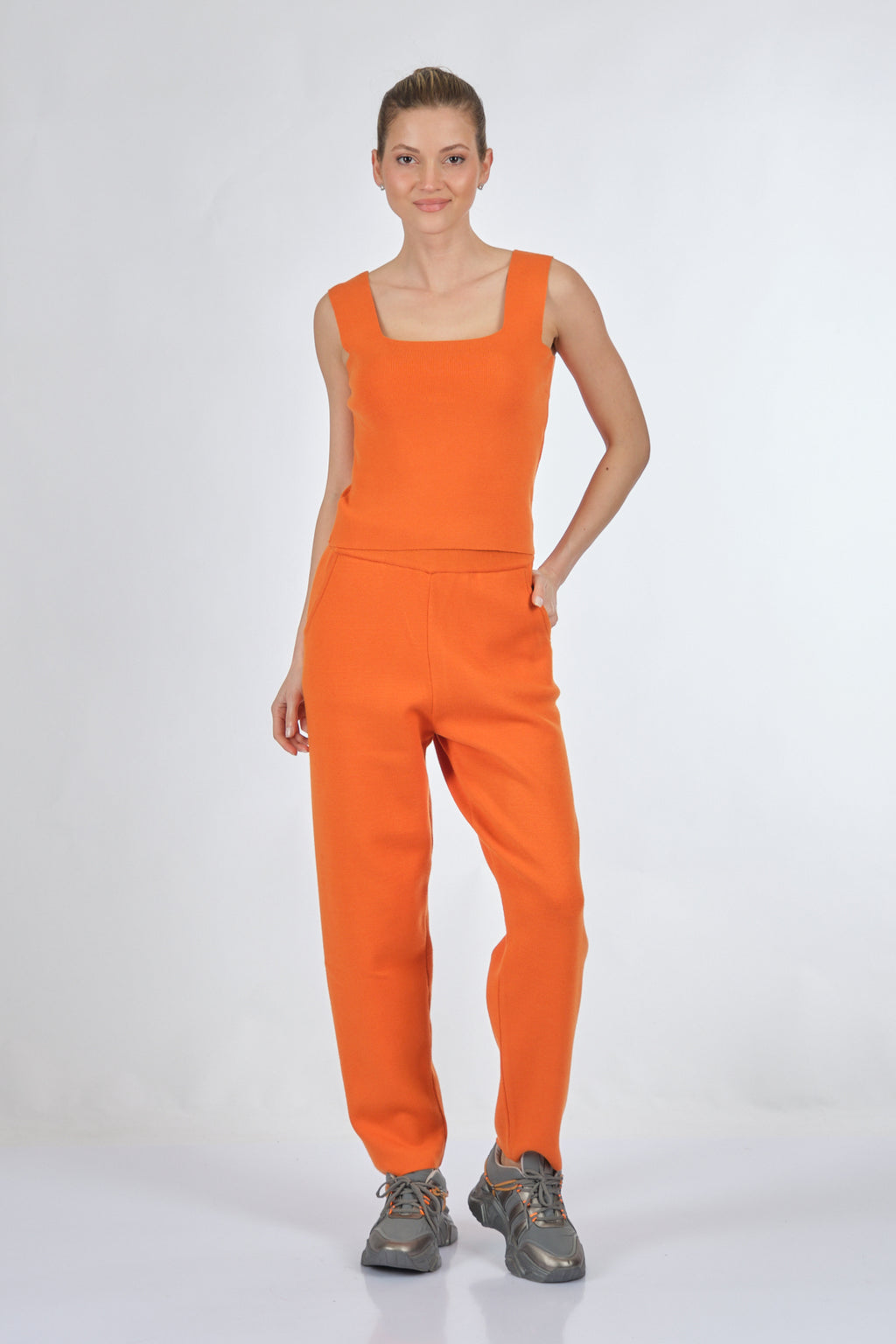 Lal Minimalist Crop Triko Takım - Rahat ve Şık Günlük Stil