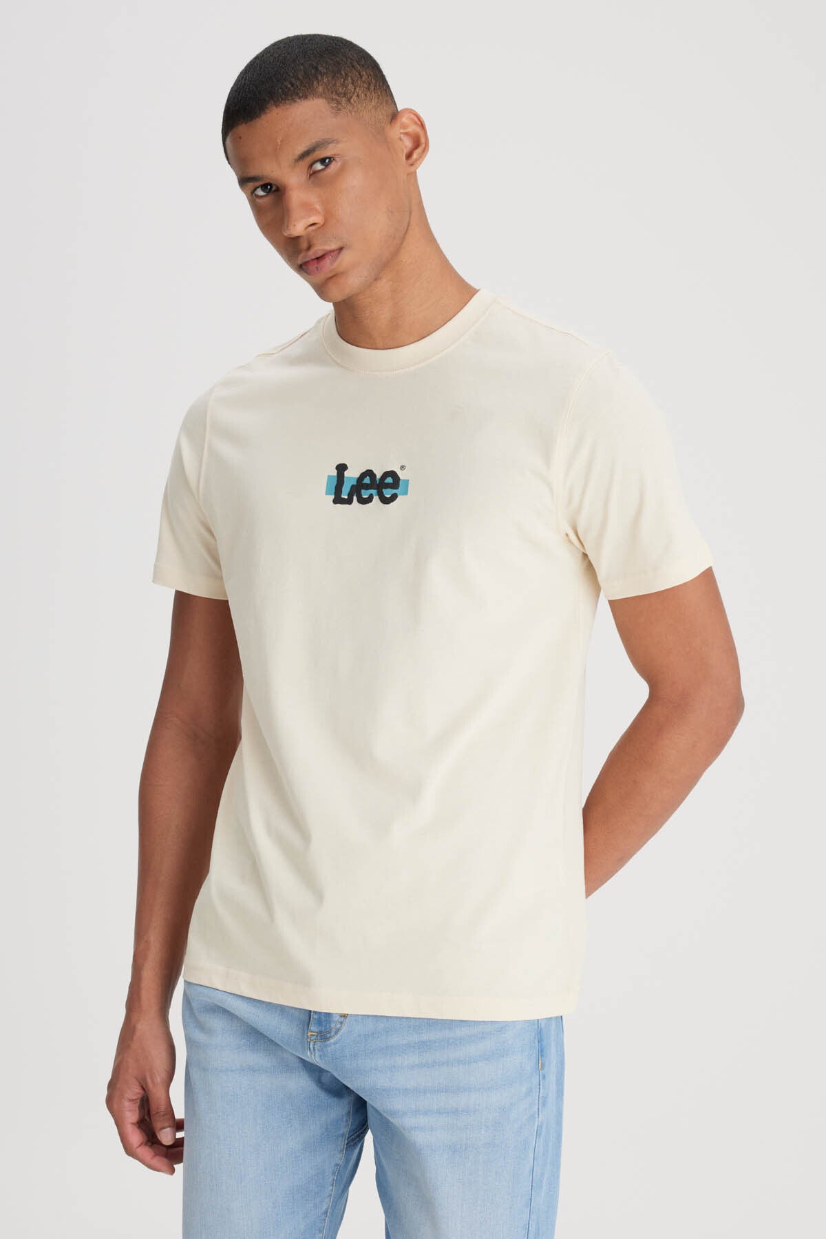 Lee Minimalist Kısa Kol Yuvarlak Yaka Erkek T-Shirt - Günlük Kombinleriniz İçin Translation missing: tr.content.product_image_main