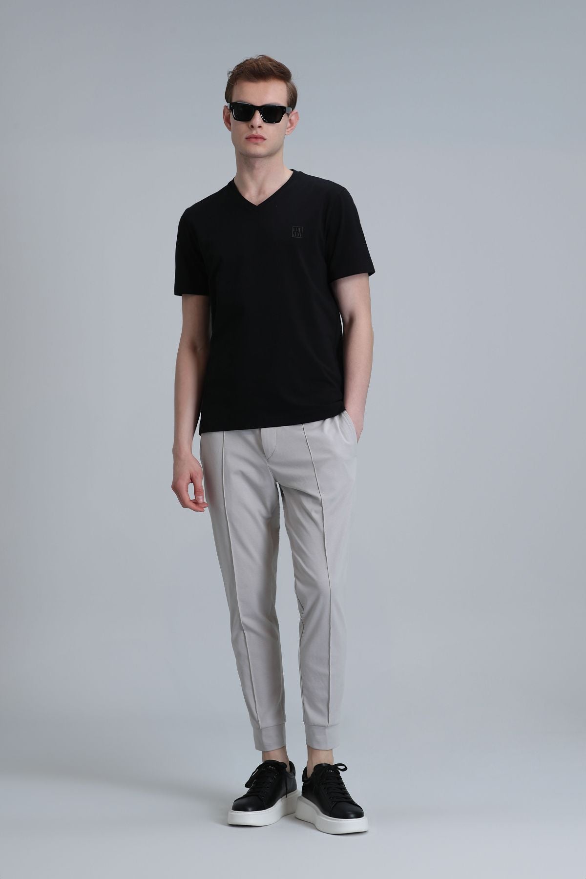 Lufian Minimalist V Yaka Kısa Kol Erkek T-Shirt - Günlük Stil Translation missing: tr.content.product_image_secondary