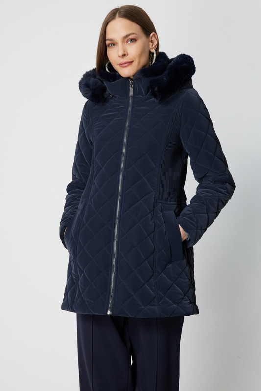 جاكيت إيكول المنفوخ ذو القلنسوة بتفاصيل خياطة