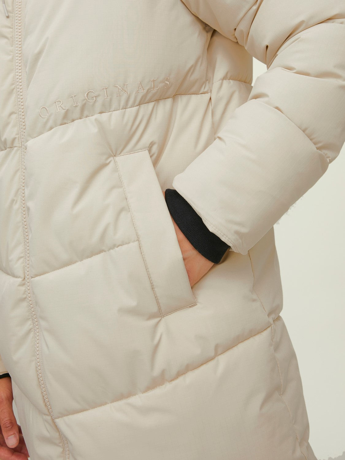Jack&Jones Erkek Oversize Kapüşonlu Uzun Kışlık Mont - Sıcak ve Şık