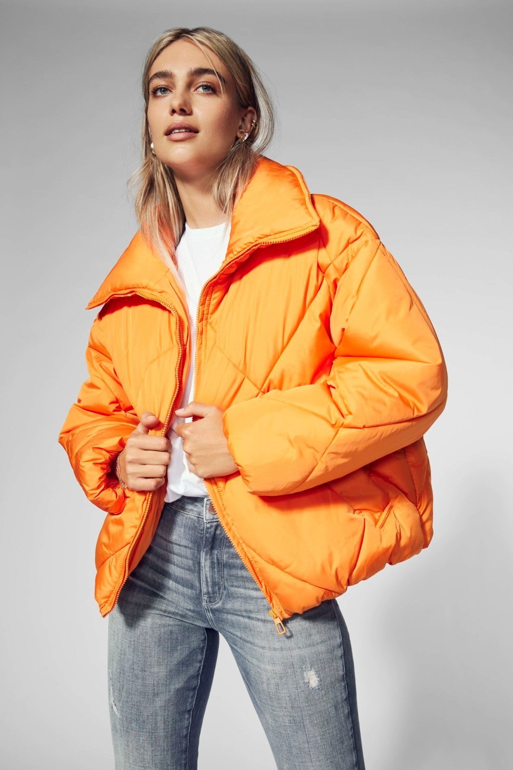 Only Oversize Kapüşonlu Şişme Mont - Minimalist Günlük Tarz Ana görsel