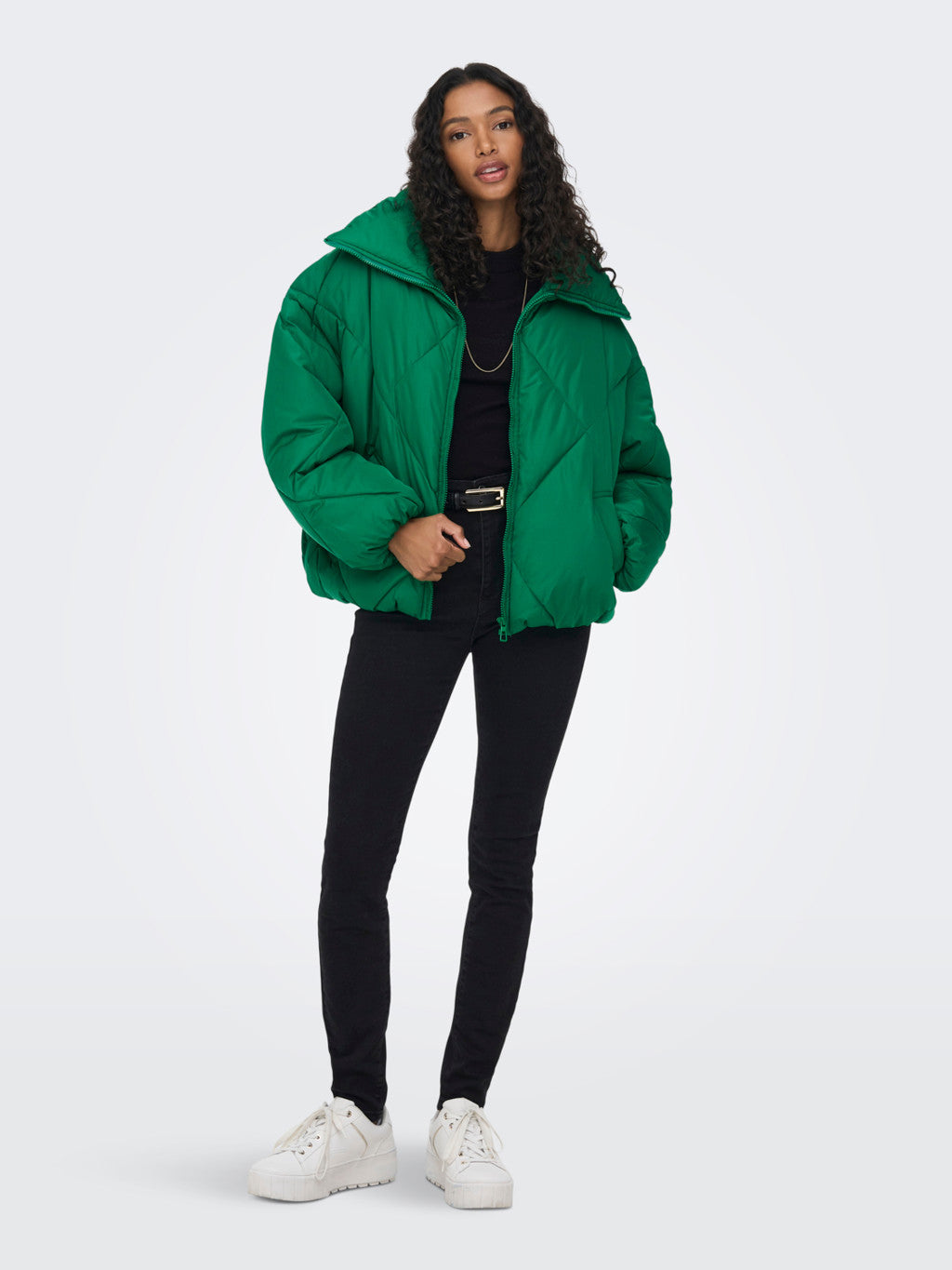 Only Oversize Kapüşonlu Şişme Mont - Minimalist Günlük Tarz