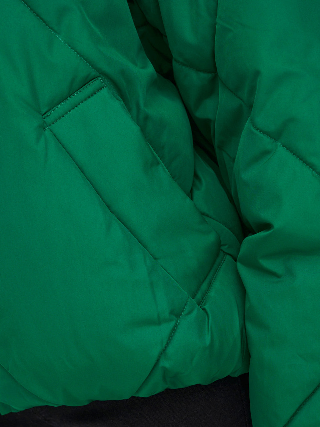Only Oversize Kapüşonlu Şişme Mont - Minimalist Günlük Tarz