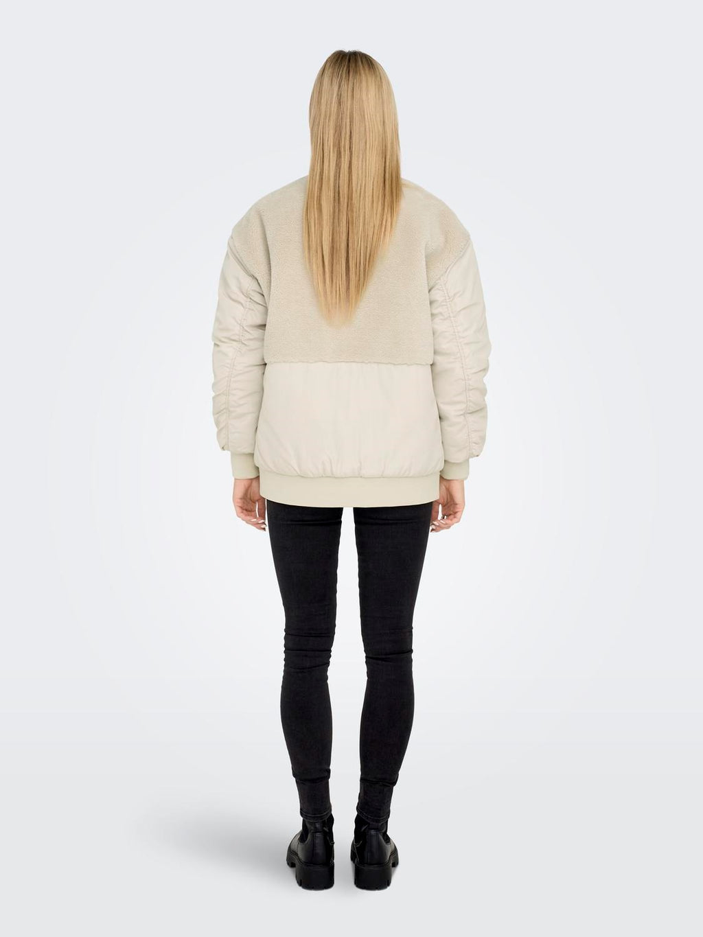 Only Oversize Peluş Detaylı Fermuarlı Kadın Kışlık Mont