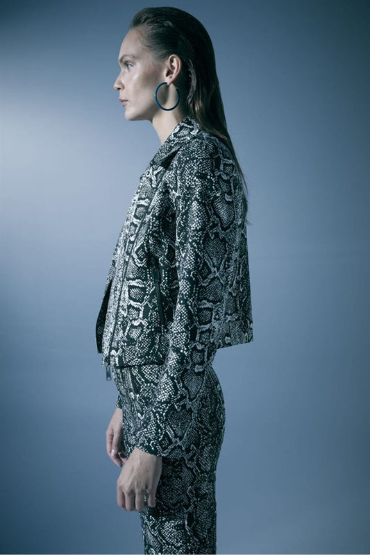 جاكيت نسائي من نار 23271601