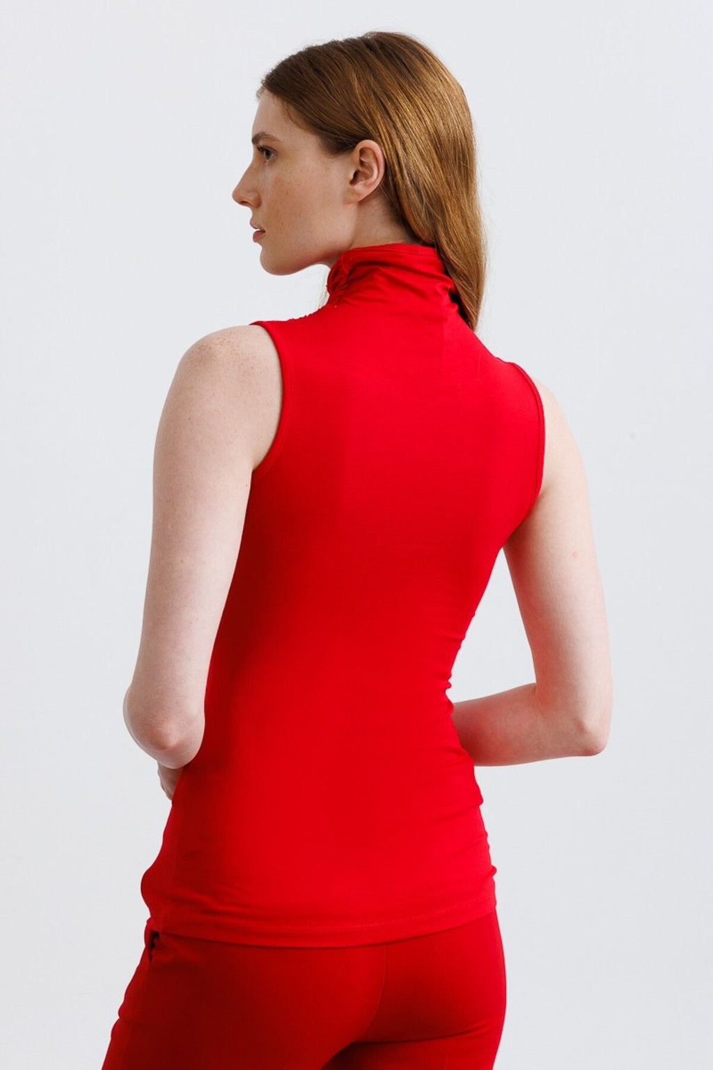 On Minimalist Boğazlı Crop Bluz - Kolsuz - Günlük Tarz