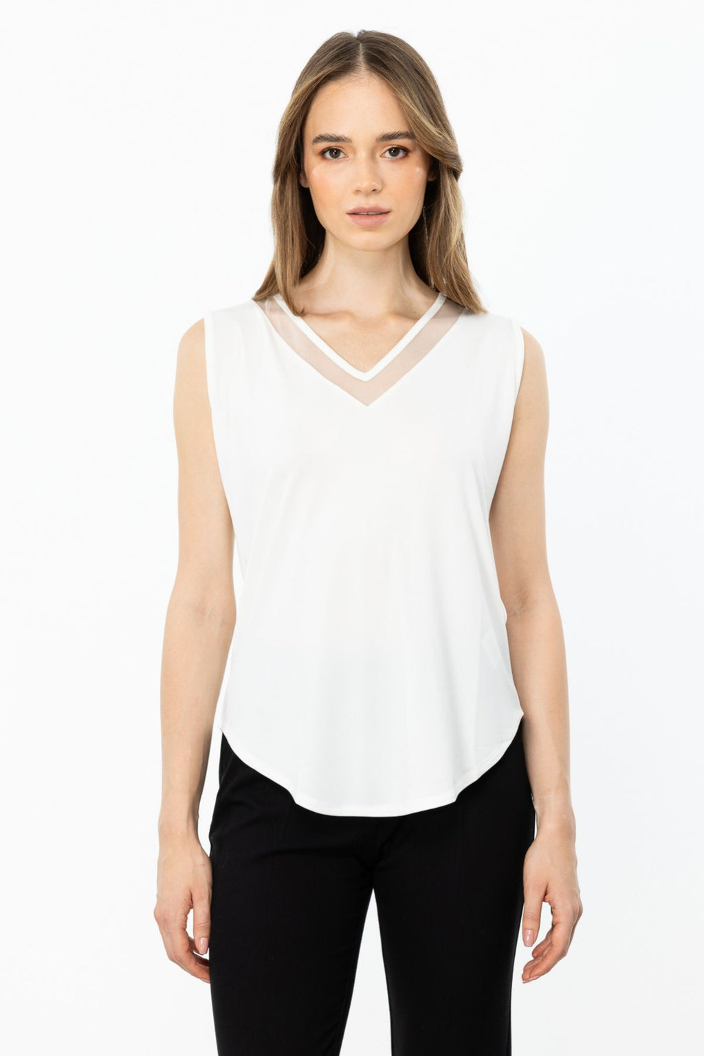 On Kadın V Yaka Kolsuz Minimalist Bluz - Günlük Şıklık
