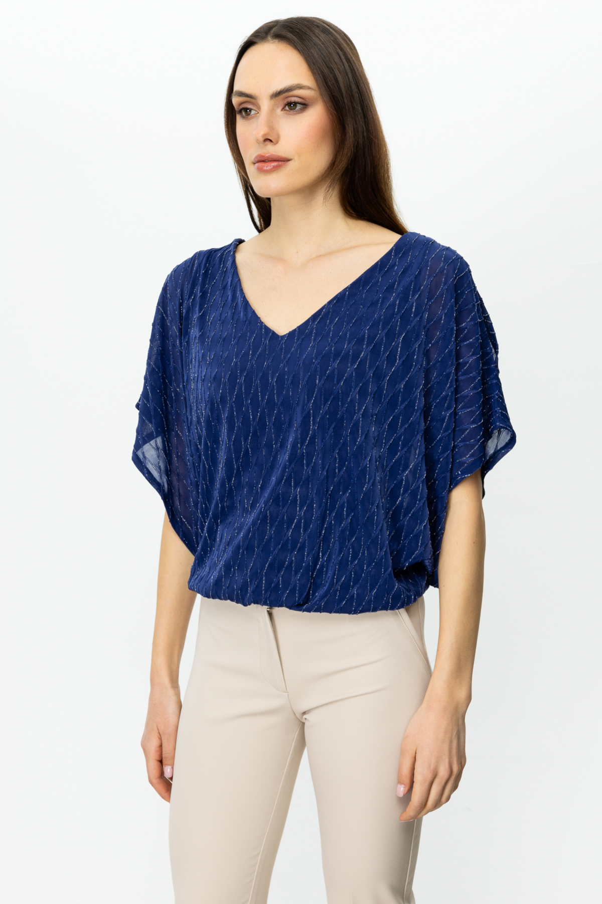 On Kadın V Yaka Oversize Minimalist Bluz - Şifon Kumaş Translation missing: ar.content.product_image_secondary