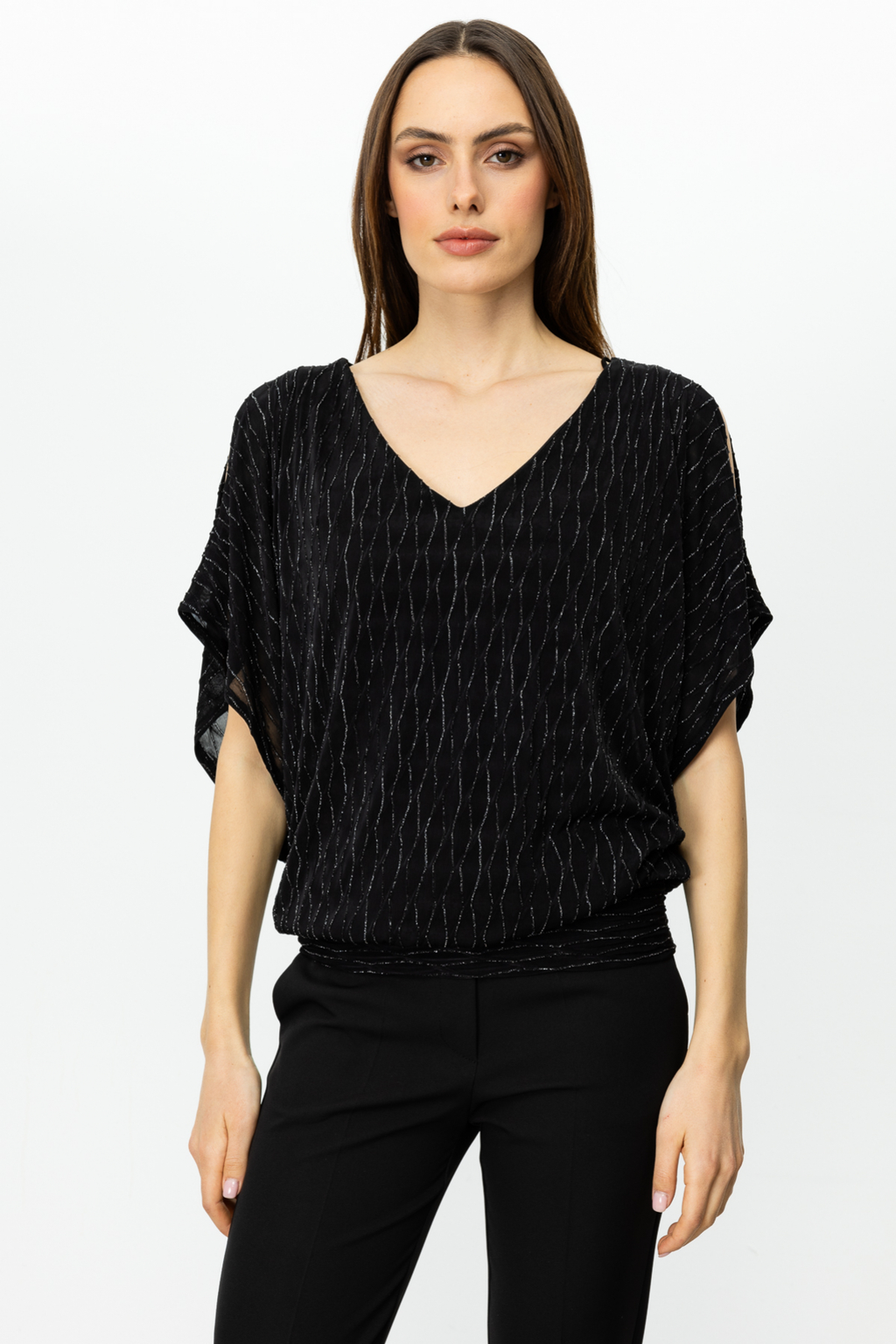 On Kadın V Yaka Oversize Minimalist Bluz - Şifon Kumaş
