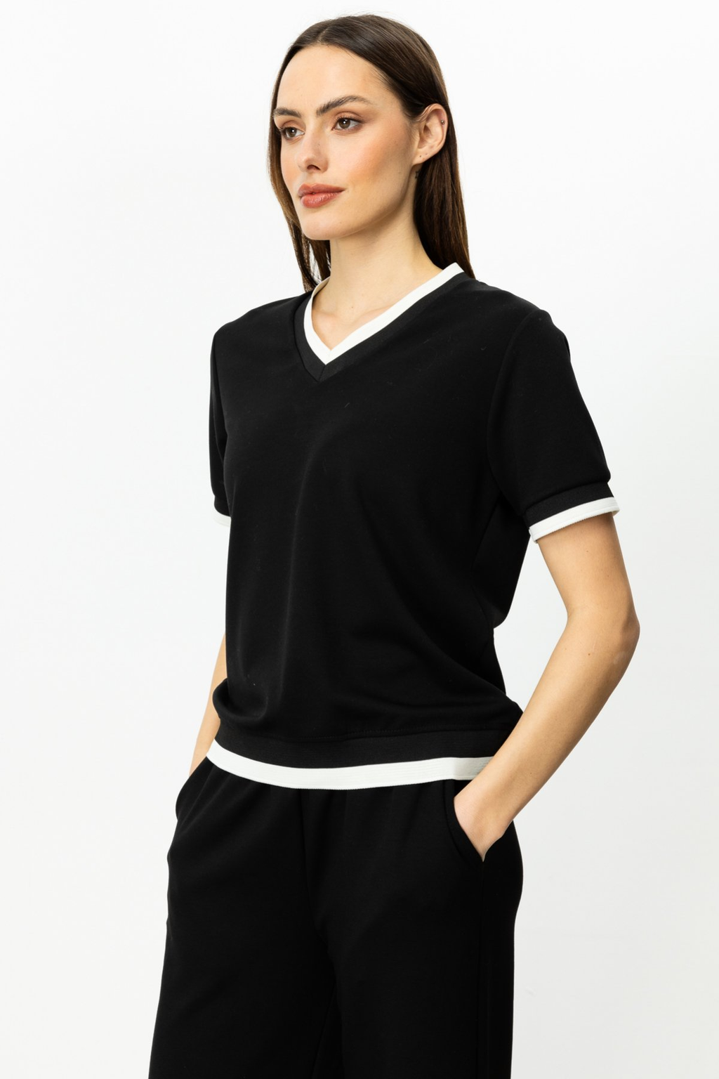 On Kadın V Yaka Kısa Kol Minimalist Bluz - Günlük & Şık