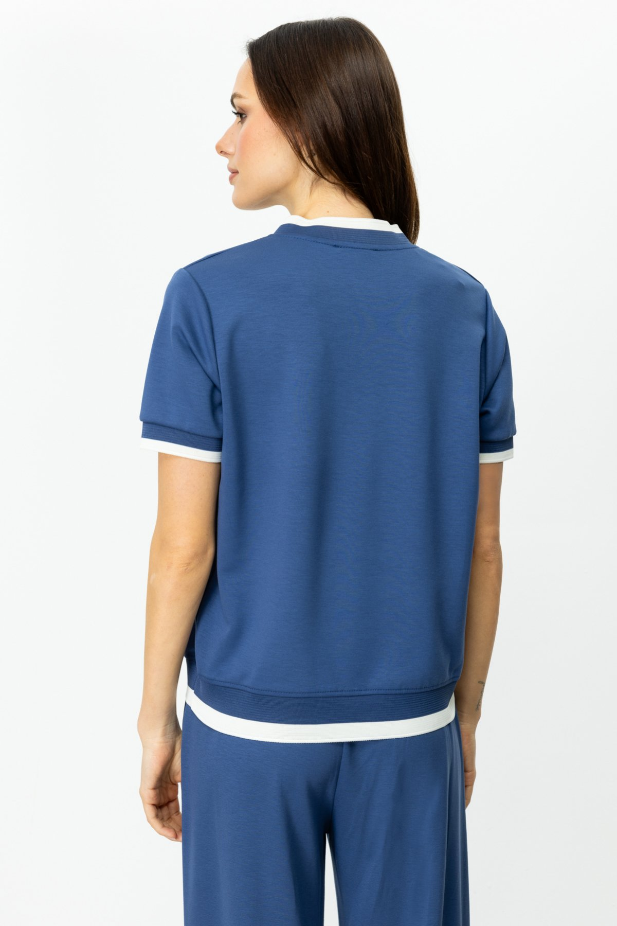 On Kadın V Yaka Kısa Kol Minimalist Bluz - Günlük & Şık