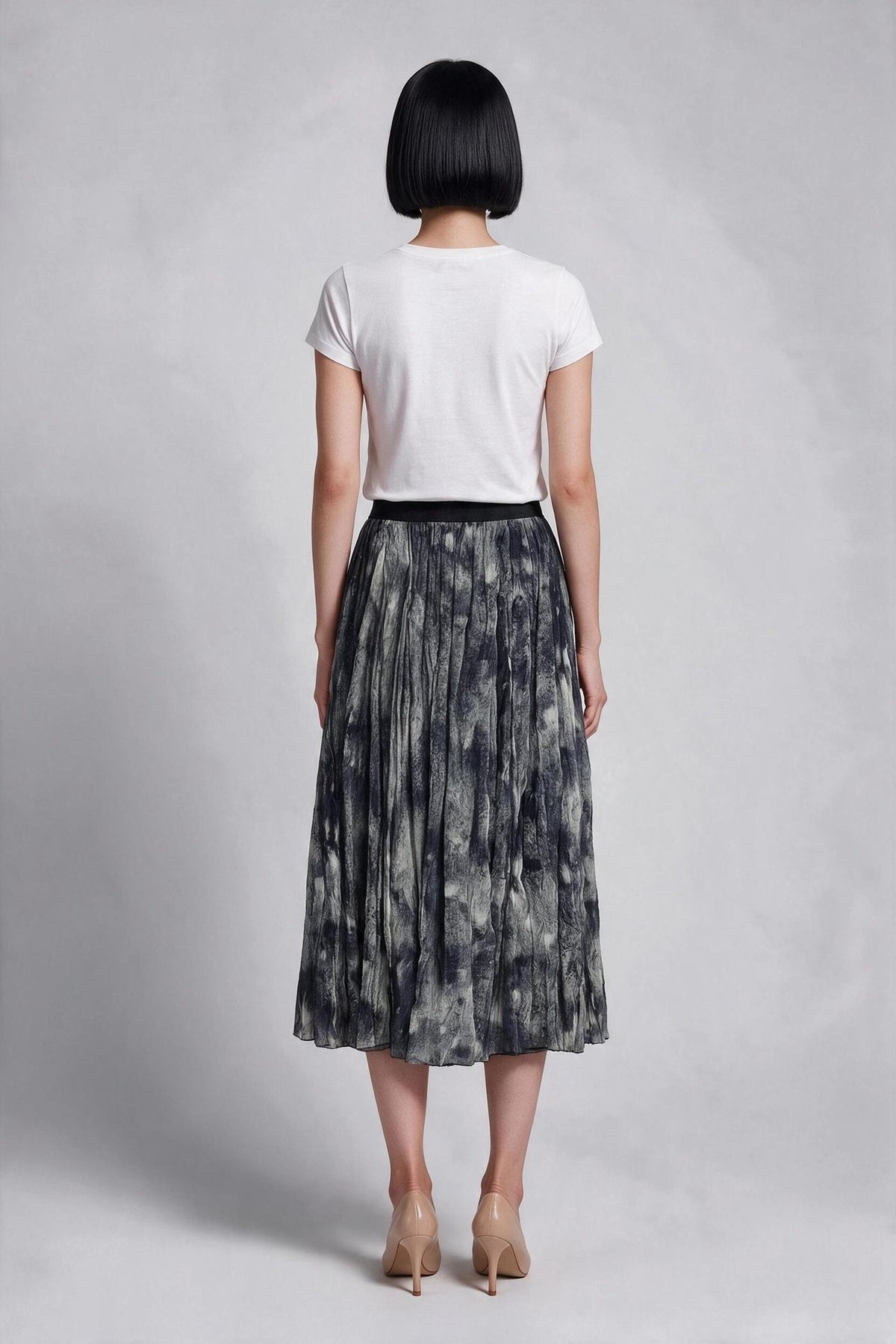 On Kadın Normal Kesim Pileli Desenli Uzun Maxi Etek