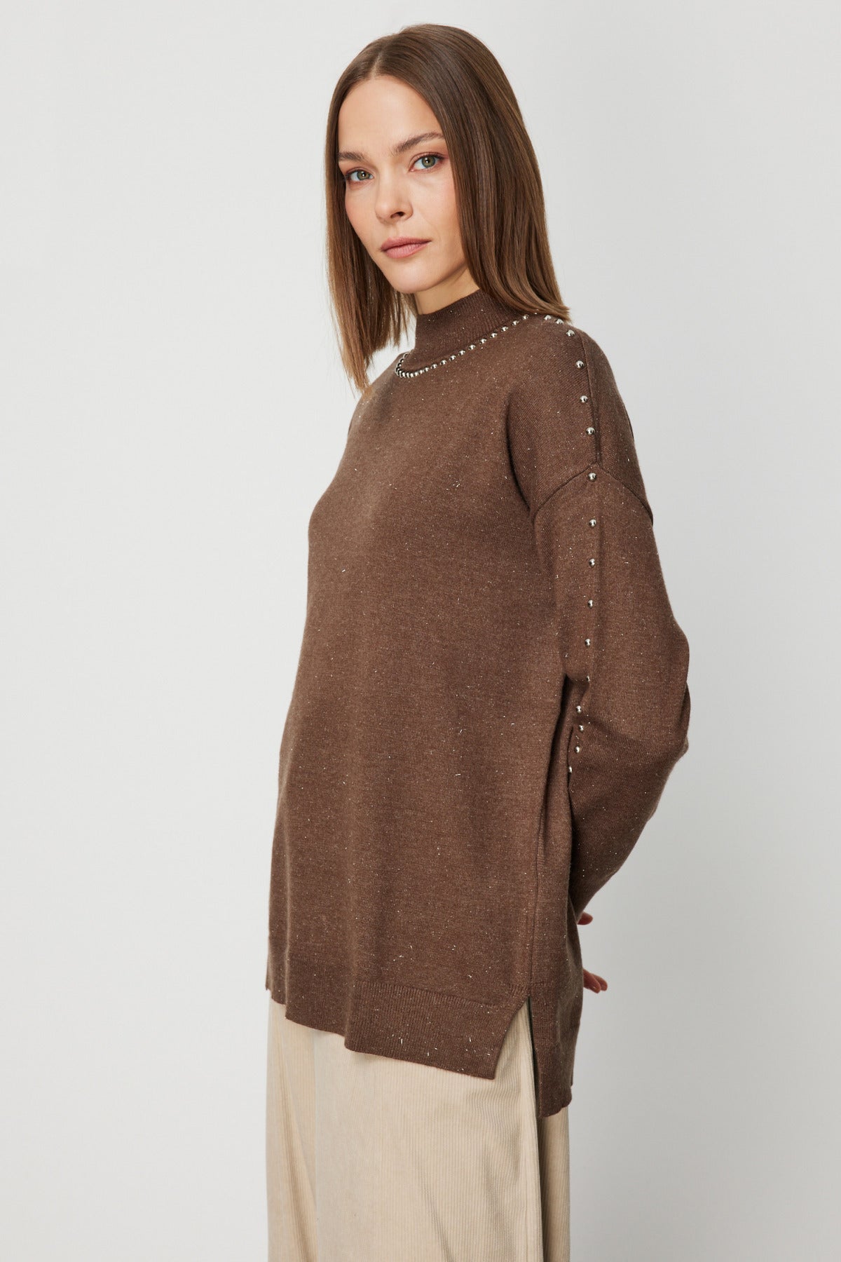 On Kadın Kumaşı Simli Zımba Detaylı Triko Kazak 26KON60307