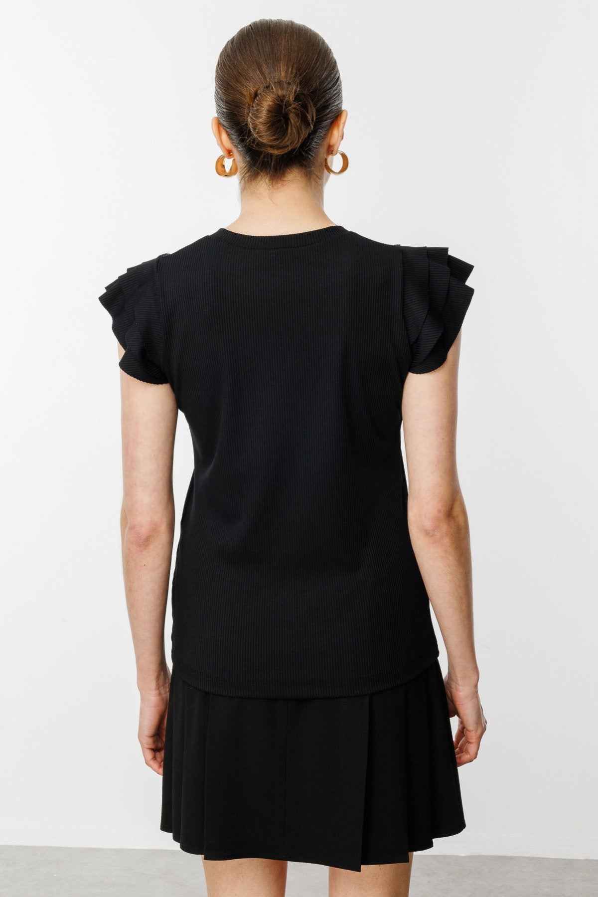 On Kadın Minimalist V Yaka Kısa Kol Bluz - Regular Fit