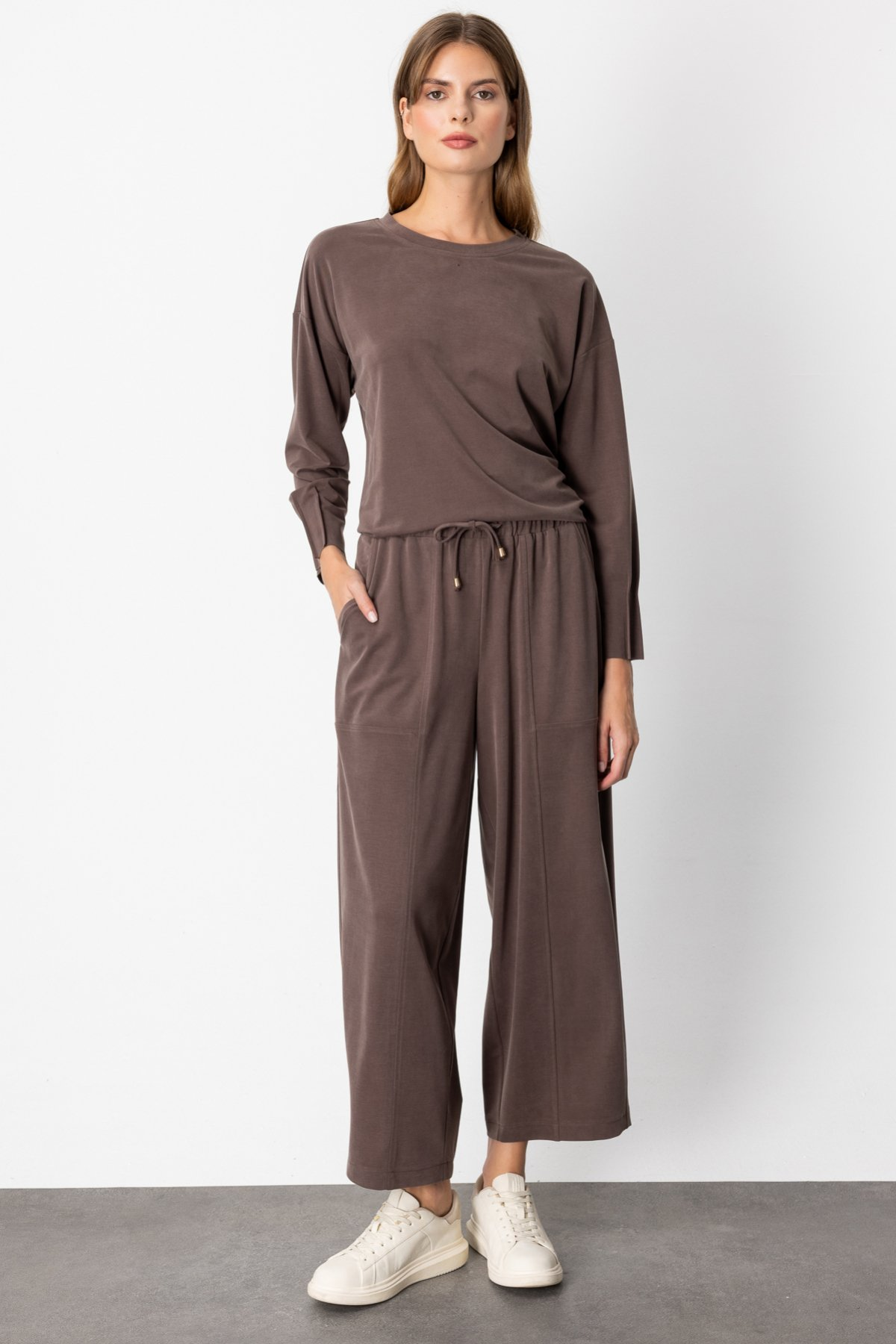On Kadın Oversize Midi Pantolon - Rahat ve Şık Günlük Kombin