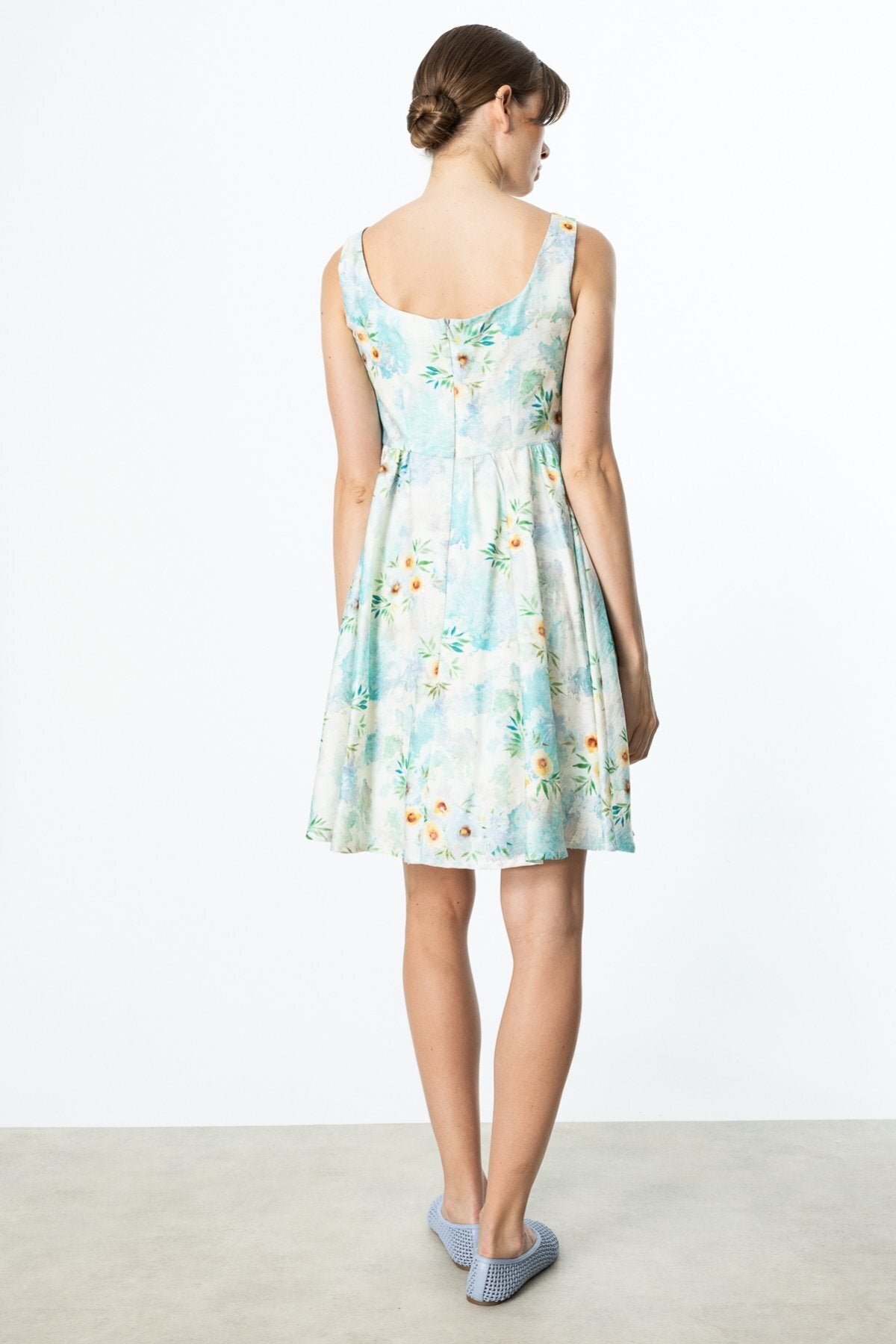 On Kare Yaka Desenli Elbise