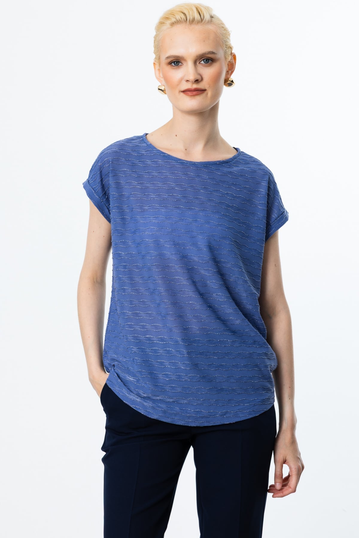 On Minimalist Oversize Kadın Bluz - Yuvarlak Yaka Kısa Kol Translation missing: ar.content.product_image_secondary