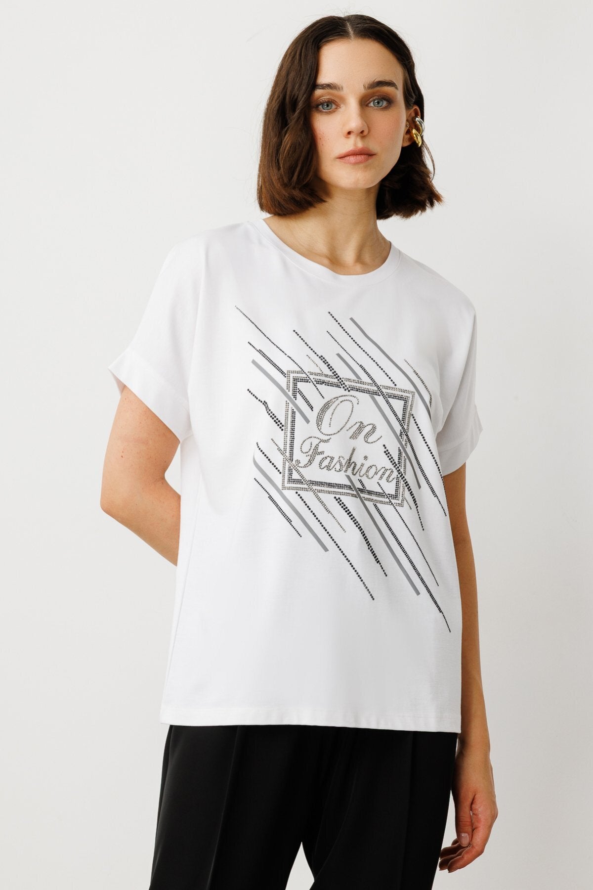 On Oversize Minimalist Kısa Kol Kadın Bluz - Günlük Tarz