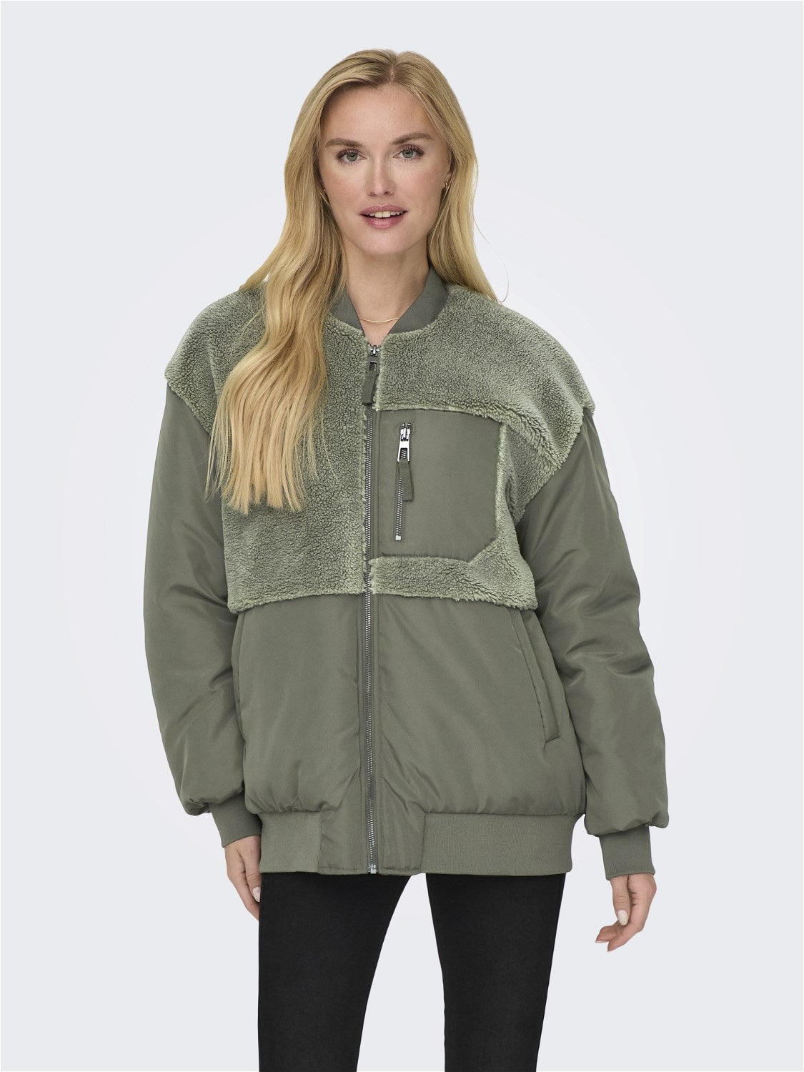 Only Oversize Peluş Detaylı Fermuarlı Kadın Kışlık Mont Ana görsel