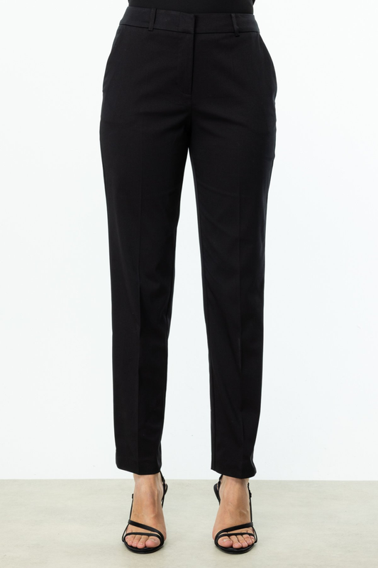 بنطلون إيكول ذو ساق مستقيمة وقصة جسرية