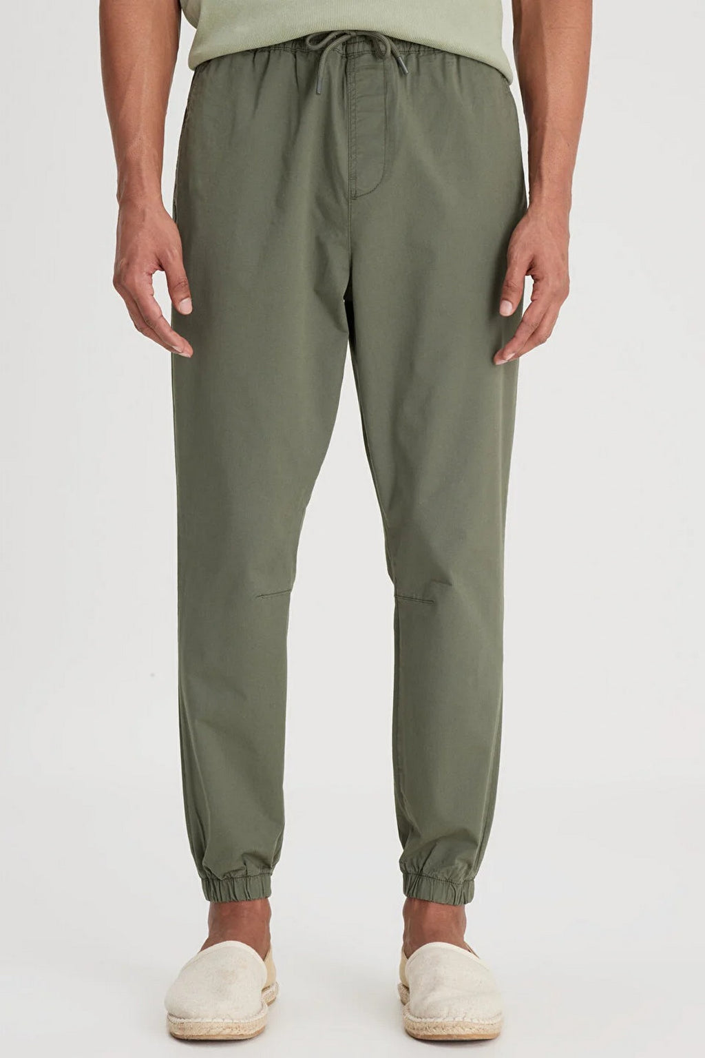 Lee Minimalist Erkek Jogger Pantolon - Rahat & Şık Günlük Stil