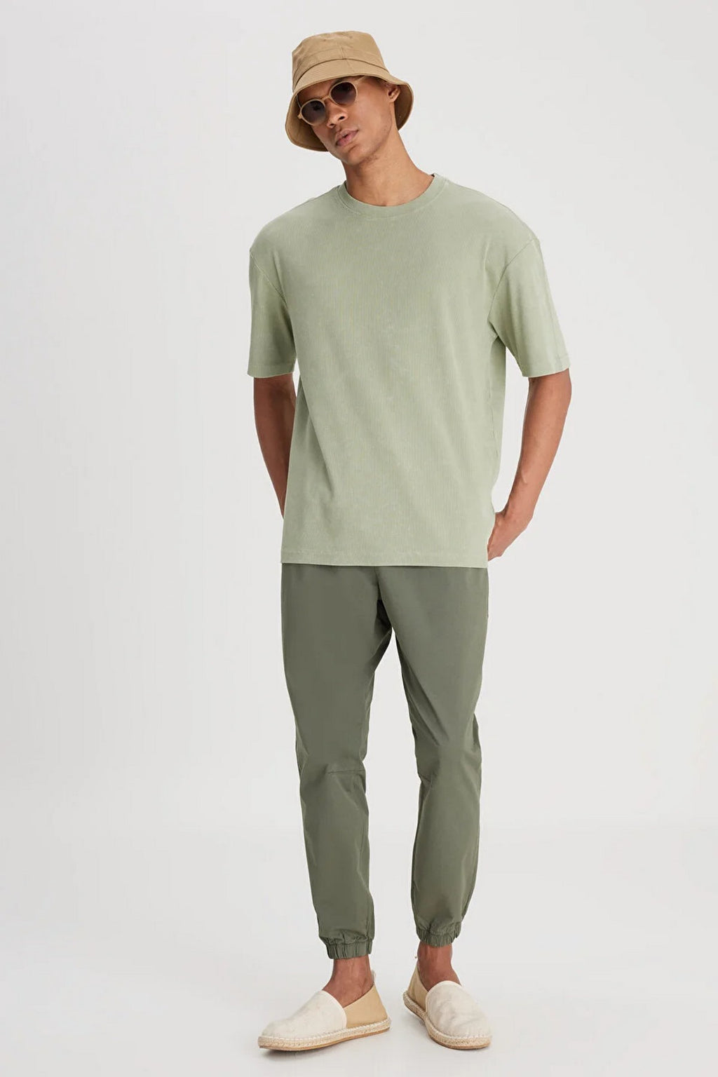 Lee Minimalist Erkek Jogger Pantolon - Rahat & Şık Günlük Stil
