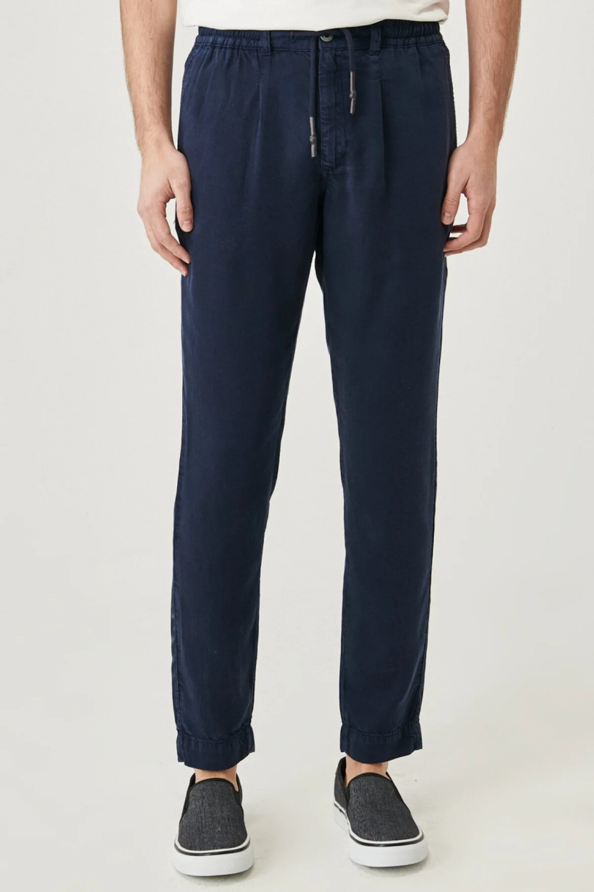 Regular Fit Normal Kesim Bağcık Detaylı Chino Pantolon Wrangler Translation missing: ar.content.product_image_secondary
